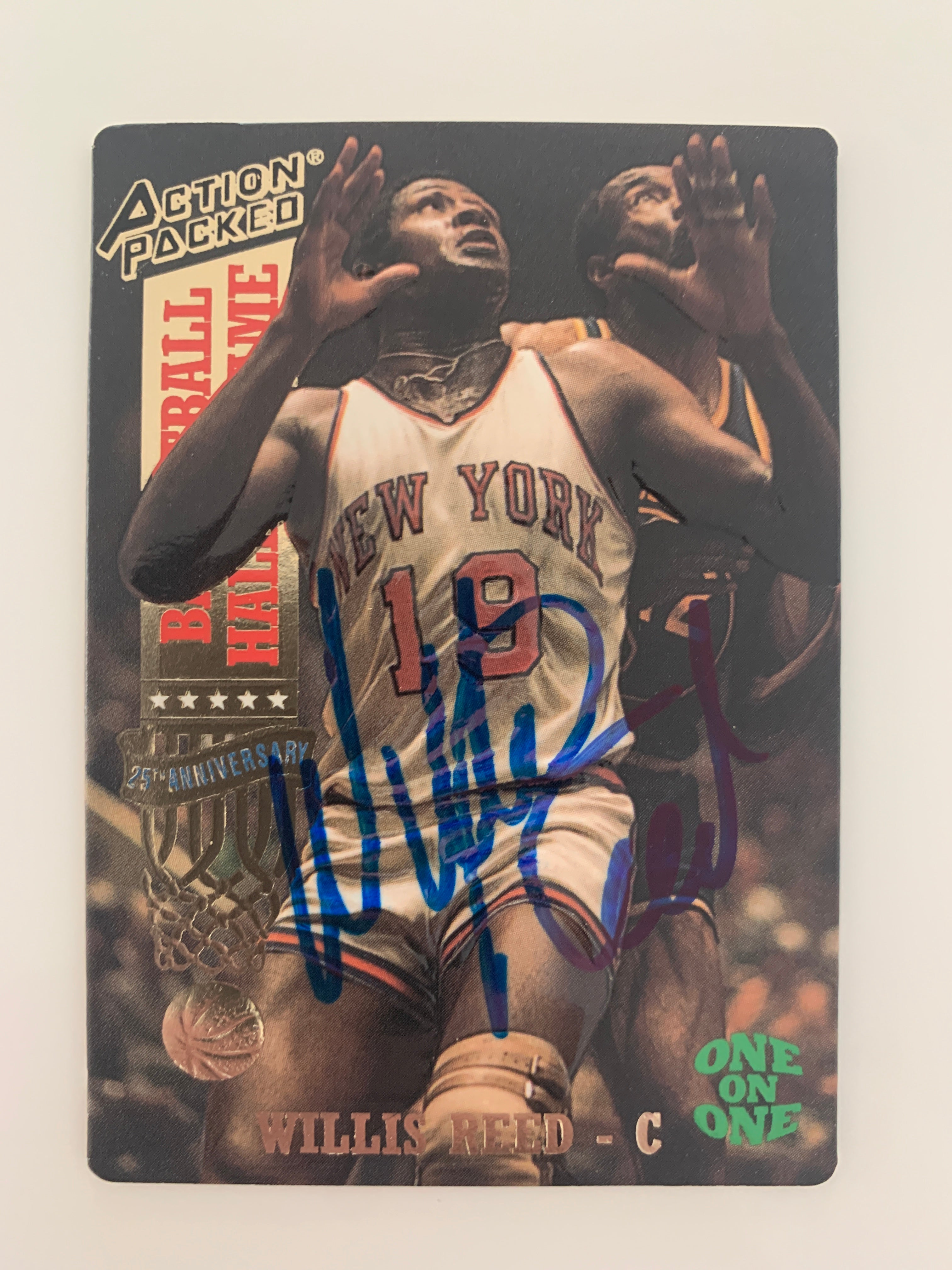 Willis Reed signed basketball card - Sports card