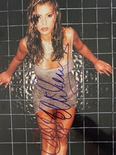 Commando Alyssa Milano signed photo