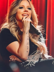 Avril Lavigne signed photo