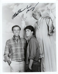 Friends Matthew Perry signed photo