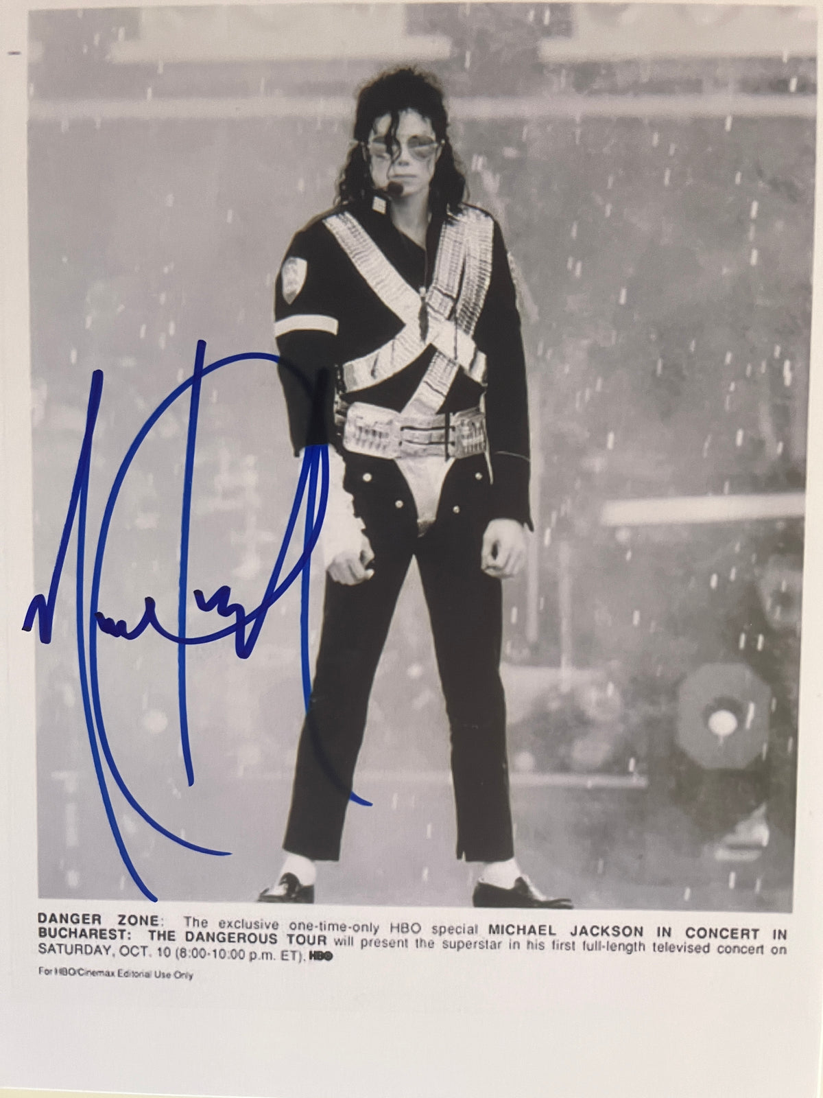 Michael Jackson signed photo. GFA Authenticated
