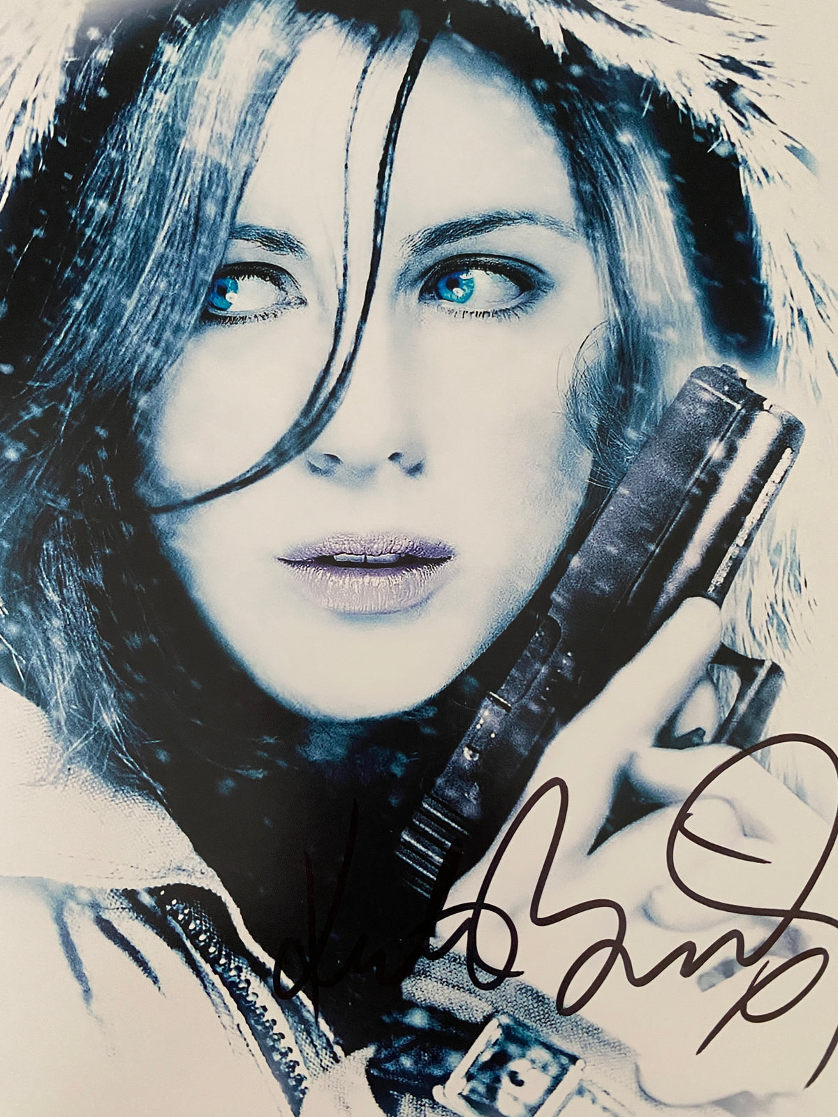Whiteout Kate Beckinsale signed photo