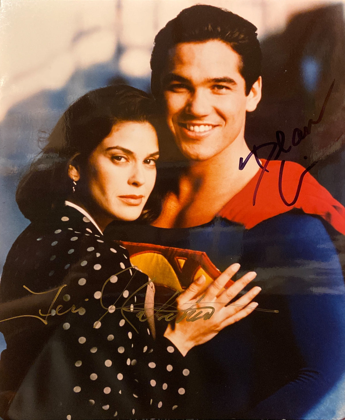 Teri Hatcher and Dean Cain signed "Lois & Clark: The New Adventures of Superman" photo