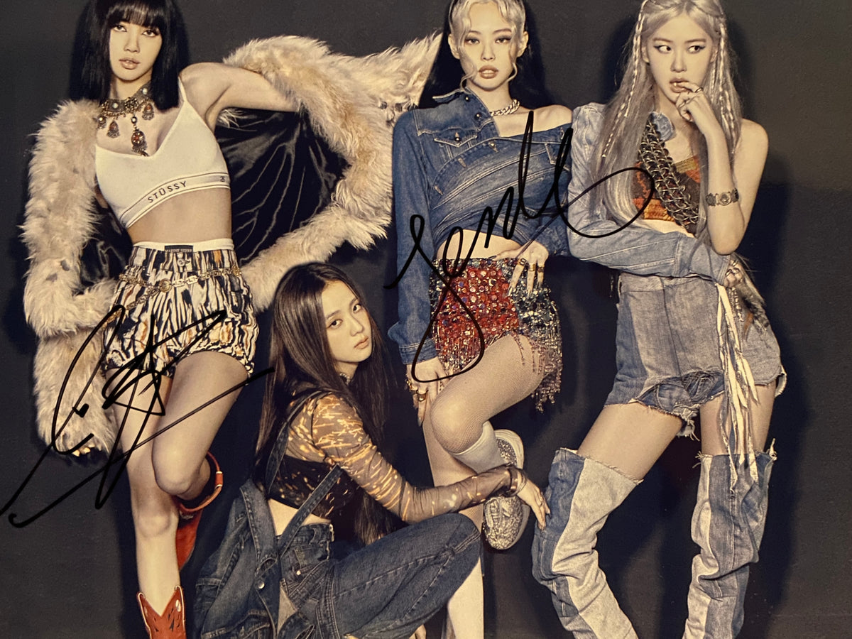 Blackpink Lisa and Jennie signed photo. 8x10 inches