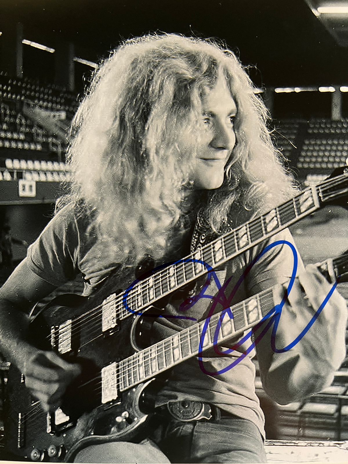 Led Zeppelin Robert Plant signed photo