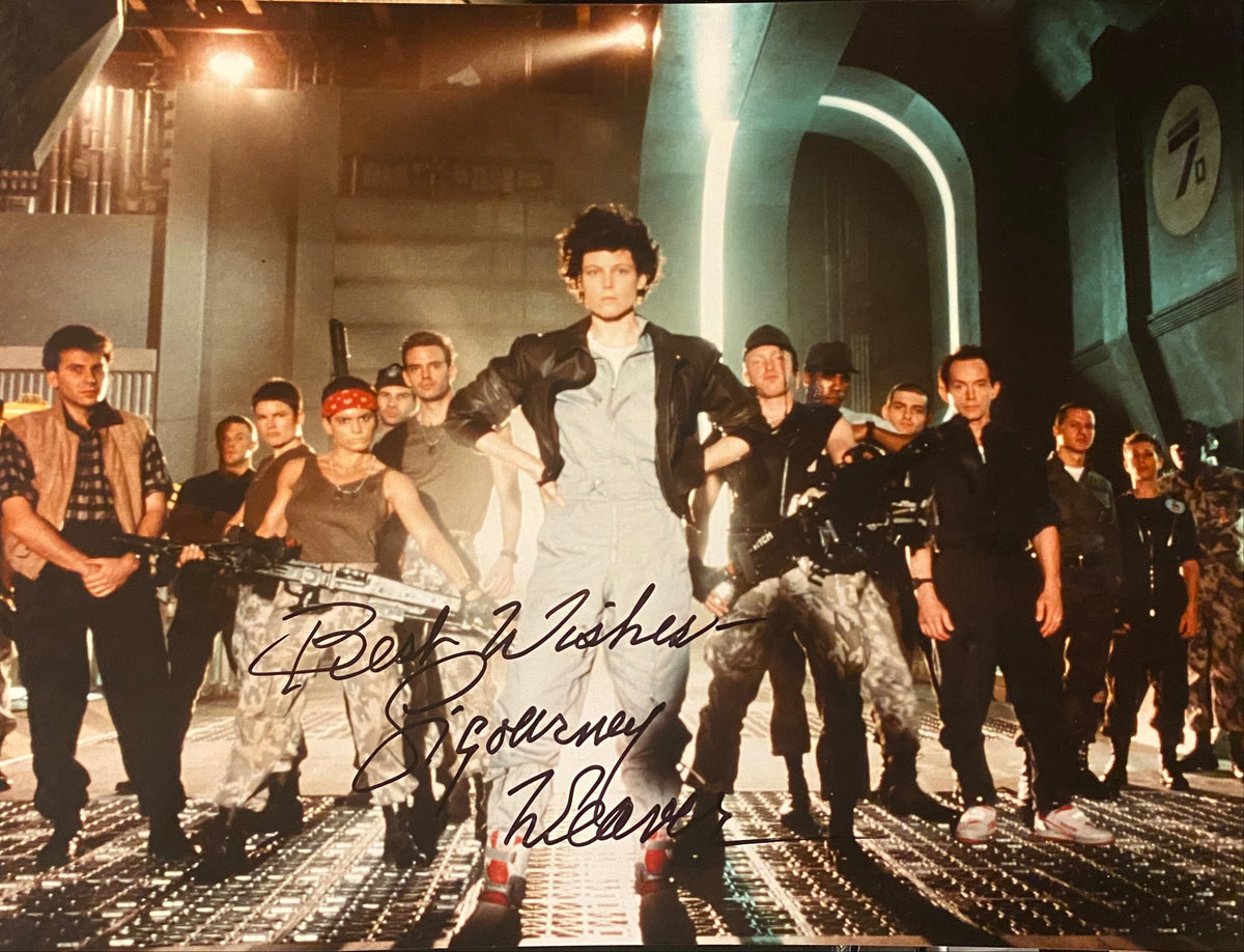 Aliens Sigourney Weaver signed movie photo