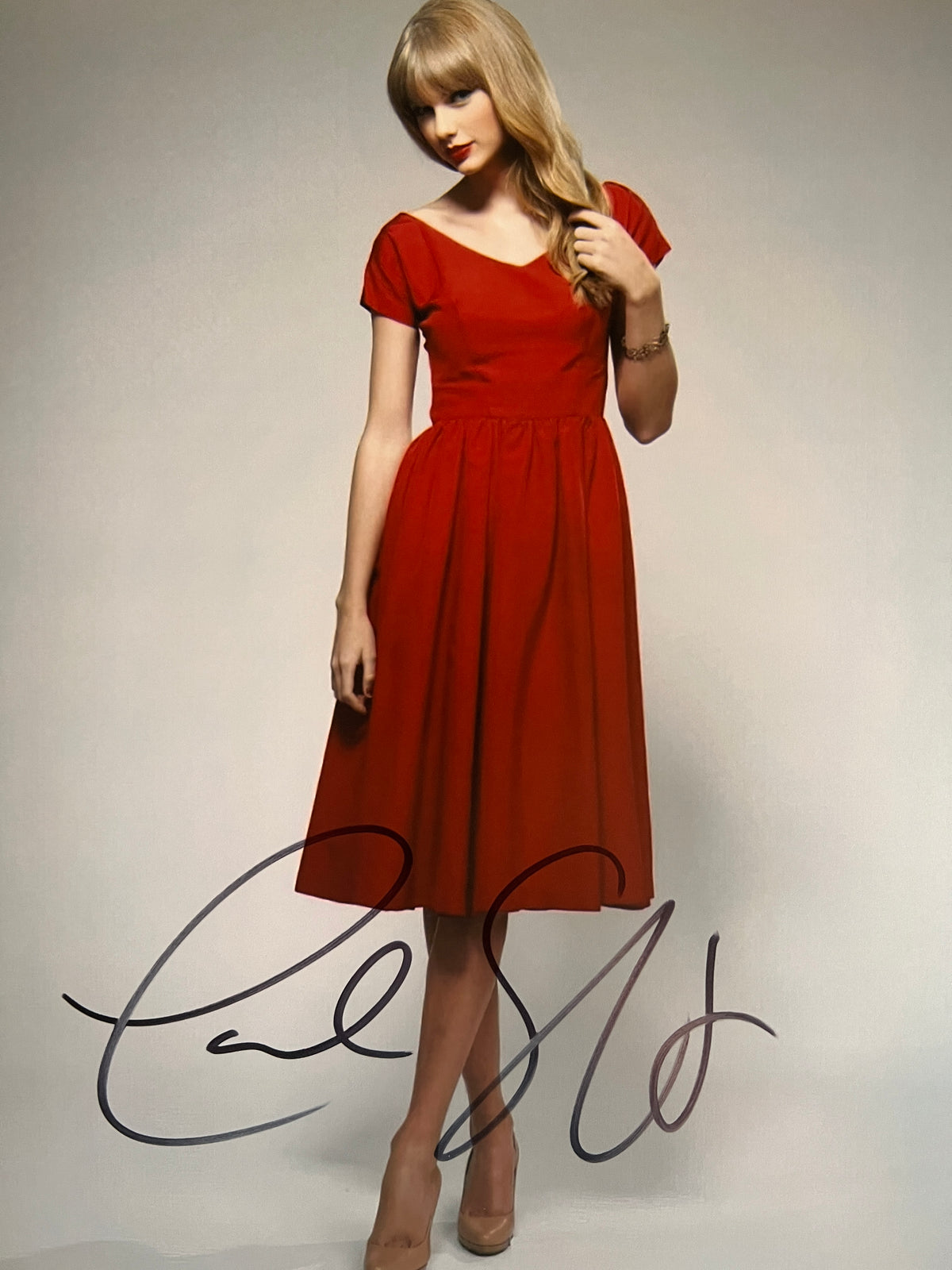 Taylor Swift signed photo