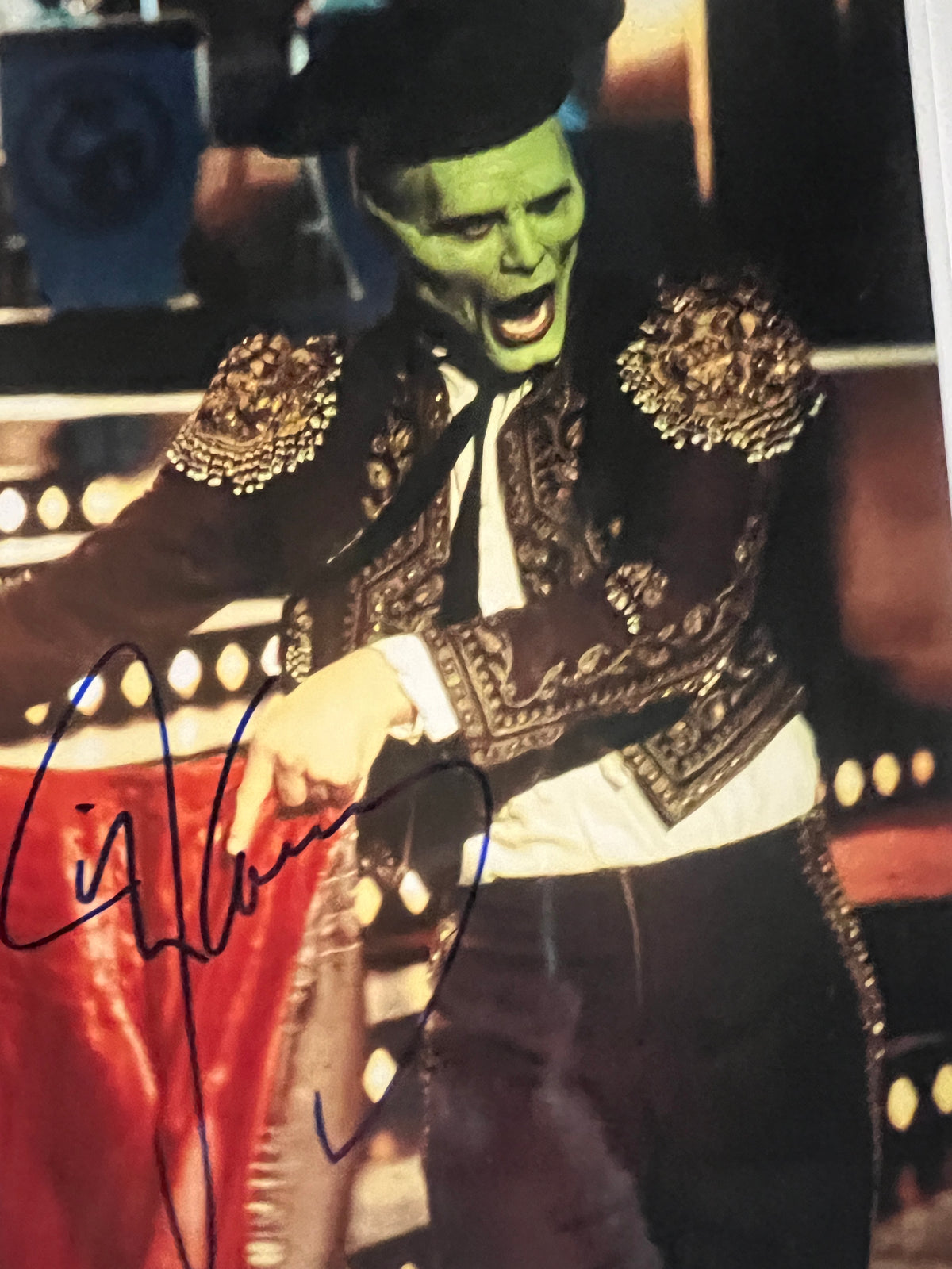 The Mask Jim Carrey signed movie photo. GFA Authenticated