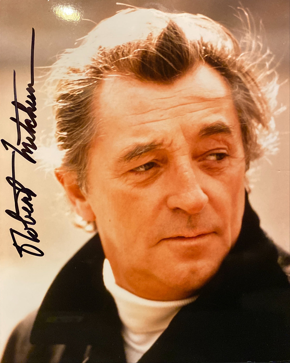 Robert Mitchum signed photo