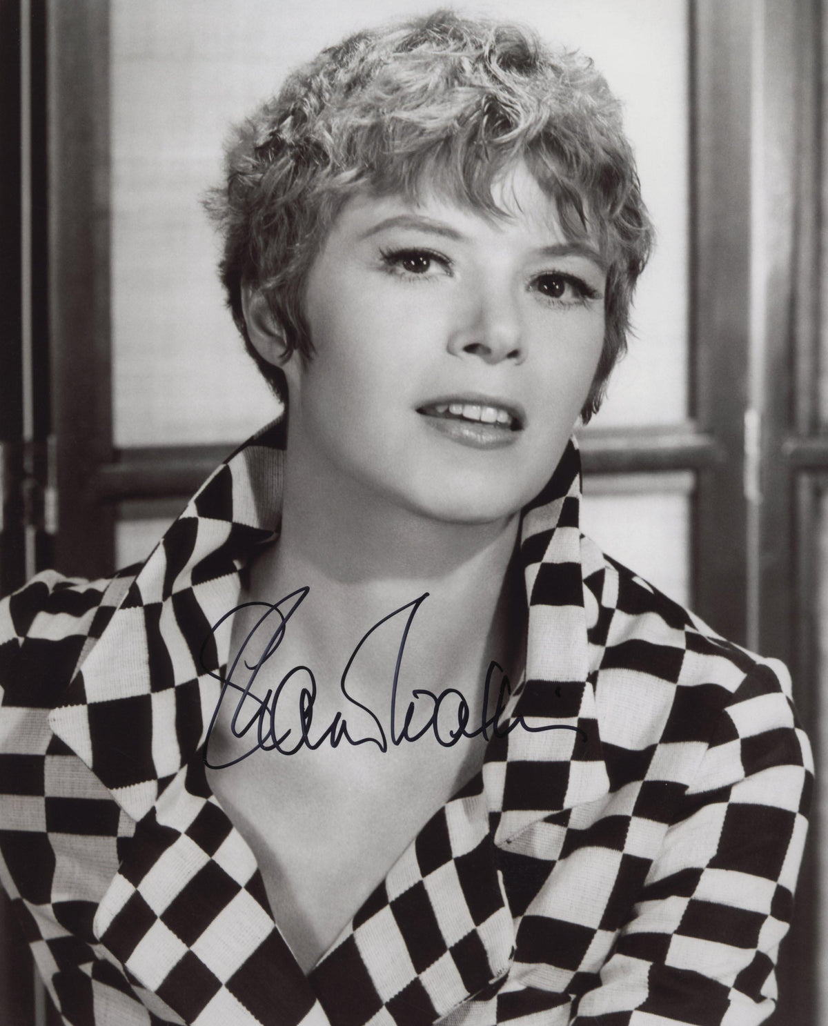 Singer Shani Wallis signed photo
