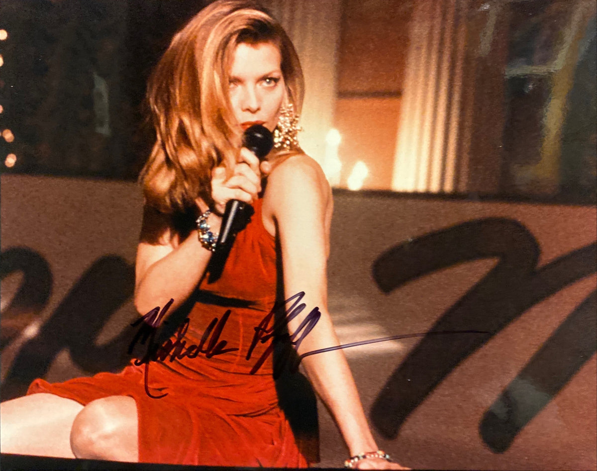 Michelle Pfeiffer signed "The Fabulous Baker Boys" movie photo